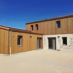 La Borderie - Maison Des Randonnees - étape - De Groupe * Vairé
