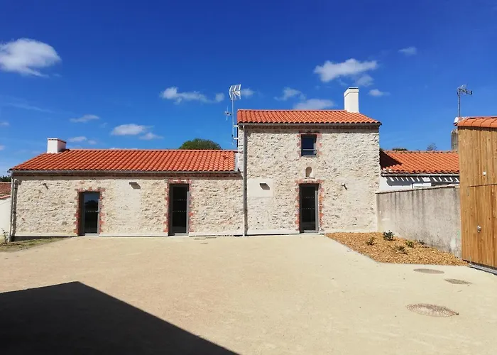 Ferienhaus La Borderie - Maison Des Randonnees - Etape - De Groupe